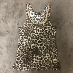 タンクトップ