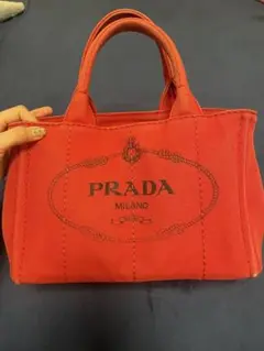 PRADA カナパトート 赤
