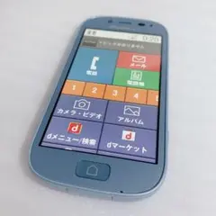 軽く見やすく扱いやすい。らくらくスマートフォン3 F-06F