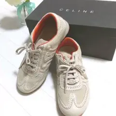 スニーカー
