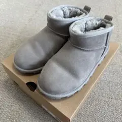 【23センチ】UGG Essential Ultra Mini