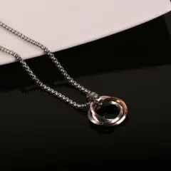 新品☆安心のメルカリ便☆ネックレス☆ステンレス☆3連リング☆シルバー×ブラックy
