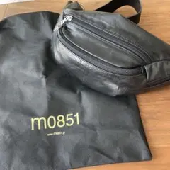 美品 m0851 ボディバッグ ウエストポーチ ブラック