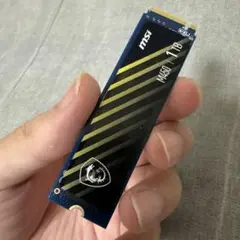内蔵ssd msi m450 1tb m.2 pcie4.0 未使用です