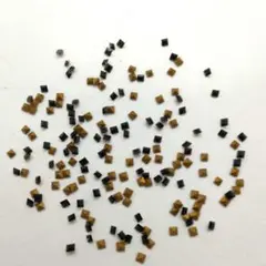スワロフスキー　4401-2mmスクウェア型チャトン　ジェット