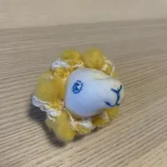 羊のブローチ