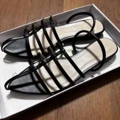 ブラックストラップサンダル