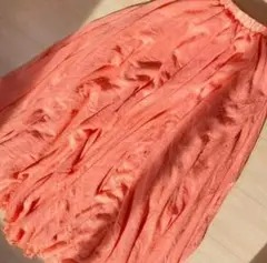 ロングスカート S フリル 春夏 明るい色 Tシャツと合わせやすい 美品
