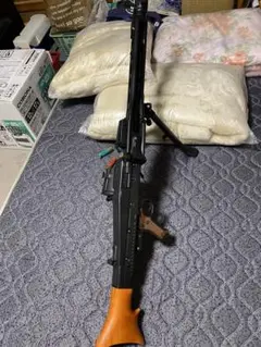 東京マルイ電動ガン　S &T mg42　モデルガン バイポッド付き 中古 Amazon | S&T MG42 電動ガン 【S&TAEG23】 | ライフル 通販
