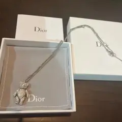 Dior ベア ネックレス