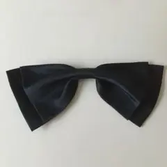 リボンブローチ