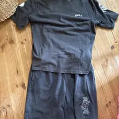 黒のTシャツとショートパンツセット Mサイズ