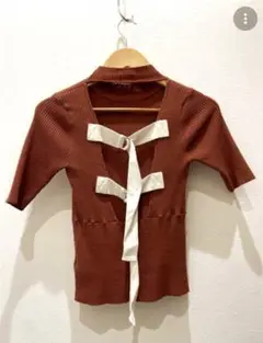 バックデザインニットプールオーバー