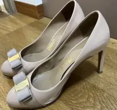 フェラガモパンプス