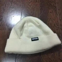 NEW ERA クリーム色 ビーニー帽子