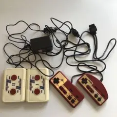 ファミコンの 任天堂充電器 コナミコントローラ 他