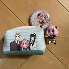 SPY×FAMILY ポーチと缶バッジとフィギュアセット
