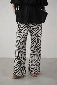 AZUL BY MOUSSY センターシームゼブラパンツ