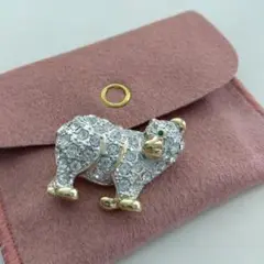【新品未使用】クマ型クリスタルブローチ