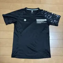 DESCENTE ブラック Vネック スポーツシャツ