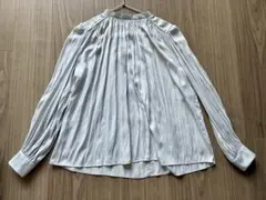 PLST サイズS 薄いグレージュ ギャザー　長袖ブラウス