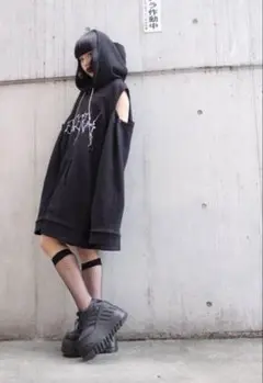 （廃盤）never mind the XU BERCERK パーカー