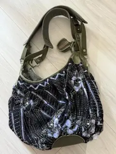 Item thumbnail for item 74db16b5-4bbb-4592-b232-0196f9f390b3