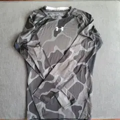 アンダーアーマー　メンズシャツ
