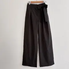 アモールアンドアルマ　ワイドパンツ　タック入り　S リボン付き 黒　ボトムス