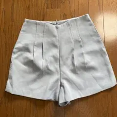 ライトグレー ハイウエスト プリーツショートパンツ