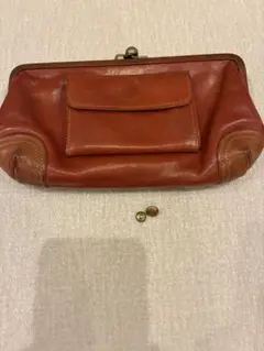 genten レザー製赤長財布 フラップ付き