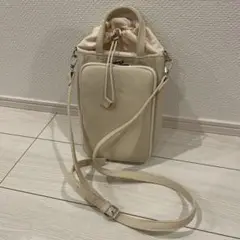 本革　美品　巾着バッグ　巾着ショルダーバッグ　スマホショルダー