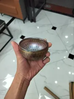 金色と紫色のグラデーションカップ