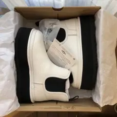 UGG サイドゴアブーツ/ニューメル プラットホーム チェルシーブーツ ホワイト