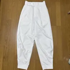 マウジー　パンツ　白　タックコクーンパンツ