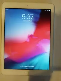 美品Apple iPad Air 9.7インチ シルバー(A1475) 16GB