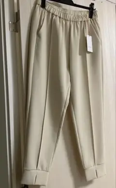 akane あむう　センタープレスパンツ