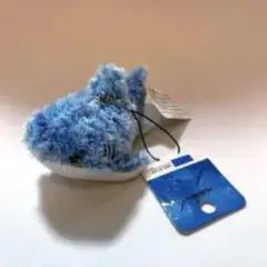 青いサメ型ぬいぐるみ靴