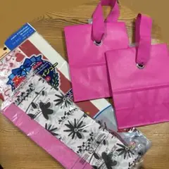 ギフトバッグとティッシュセット　ピンク小型バッグ2個＋赤系ラッピングティッシュ