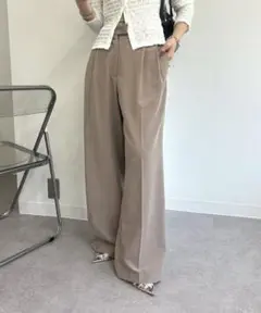 ピンストライプタックワイドパンツ