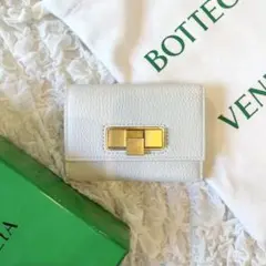 【新品・本物】bottega veneta ボッテガヴェネタ 折り財布 ホワイト