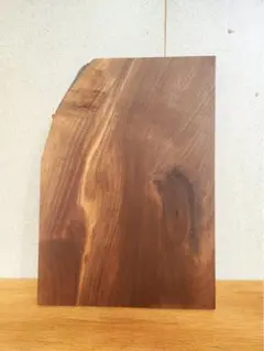ブラックウォールナット 節有不規則形状板 2.9㎝×23〜29㎝×41㎝