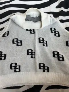 GYDA ロゴパターン ニットベスト
