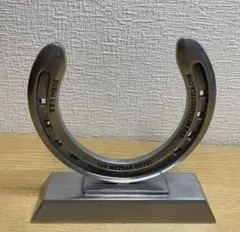 記念品　蹄鉄　インテリア　ドバイ　メイダンホテル　競馬　非売品　レア　JRA