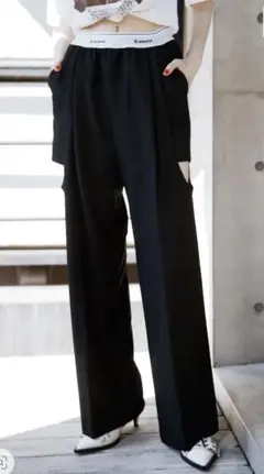 コロッケさん　SLY 黒 ワイドパンツ サイドカットアウト