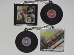 THE BEATLES ダイキャストレコードチャーム ガチャ　2個セット