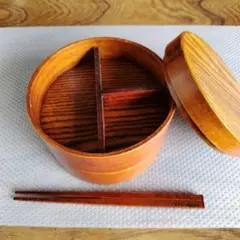 木曽漆器　曲げわっぱ　丸型　弁当箱 　仕切り付き 　中古品　箸付き