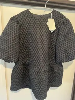 未使用crie conforto ペプラムトップス