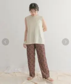 美品　ITEMS URBANRESEARCH 3Dニットベスト　テラコッタ