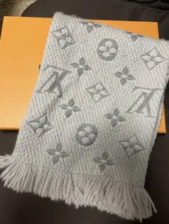 ルイヴィトン エシャルプ ロゴマニア マフラー